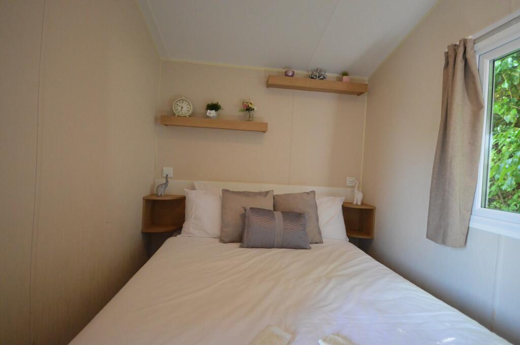 2014 Willerby Vacation, Dawlish Sands Holiday Park, Dawlish Warren, Devon, EX7 0PG - View 4