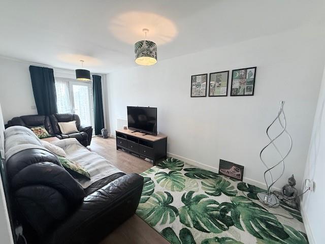Apartment in Birmingham, Perry Park View, Perry Barr - View 4