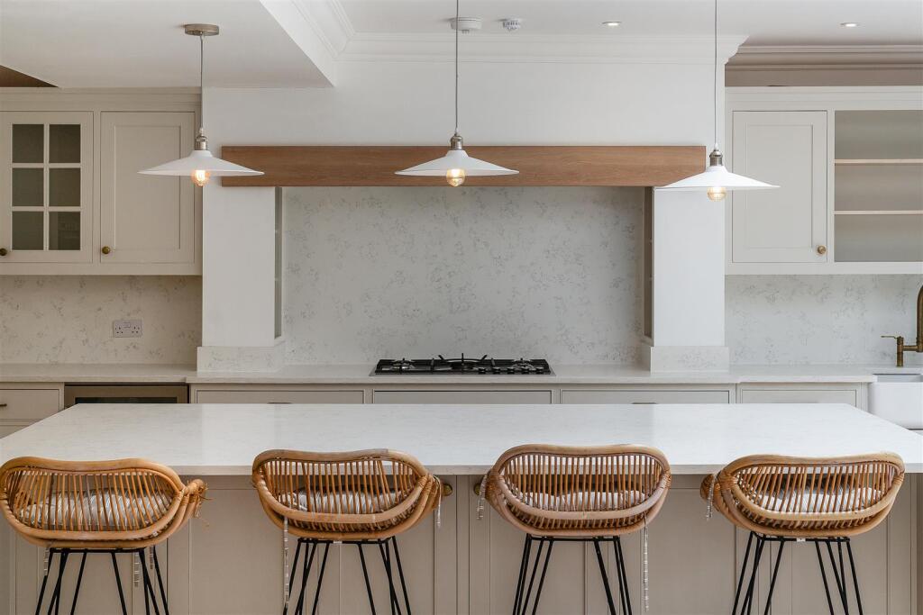 House in Reigate and Banstead, Banstead - More