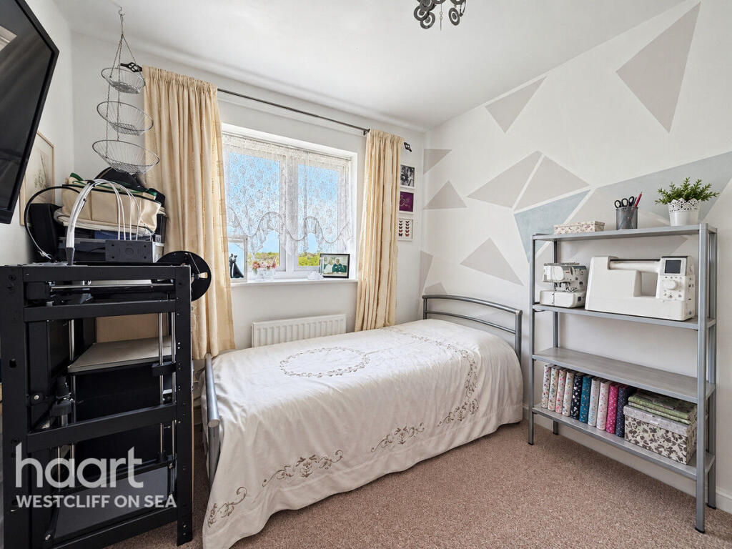 Apartment in Southend-on-Sea, Essex - View 5