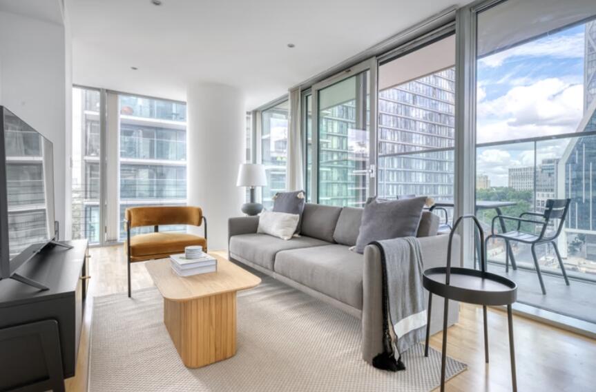 Main image of property: Marsh Wall, London, E14