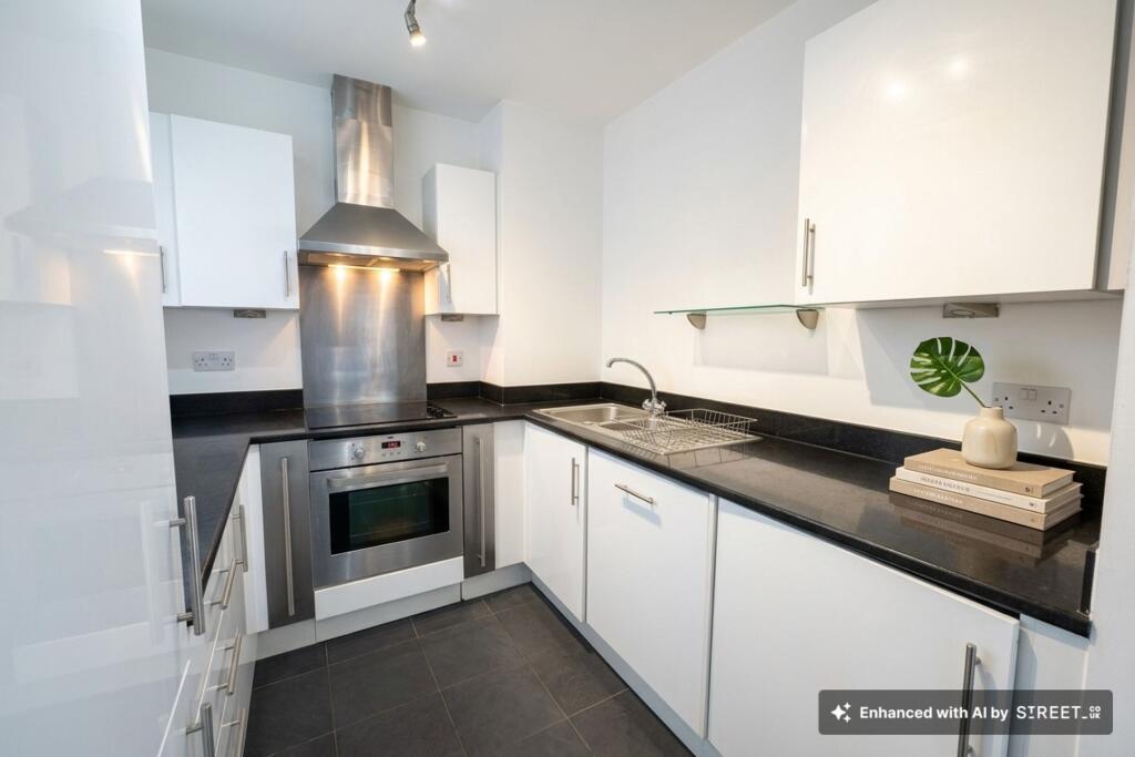 Apartment in Southampton - View 4
