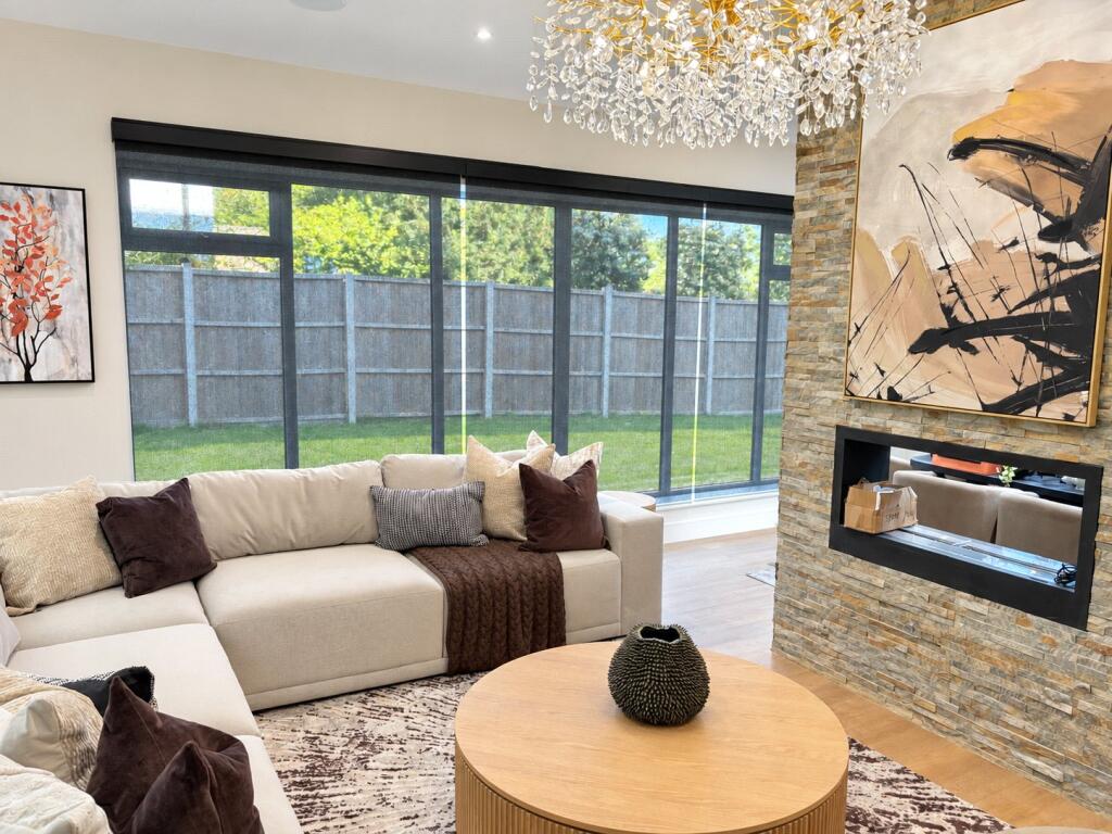 House in Redhill - View 2