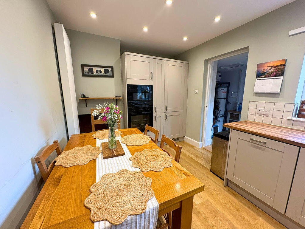 House in Lambourn, West Berkshire - More