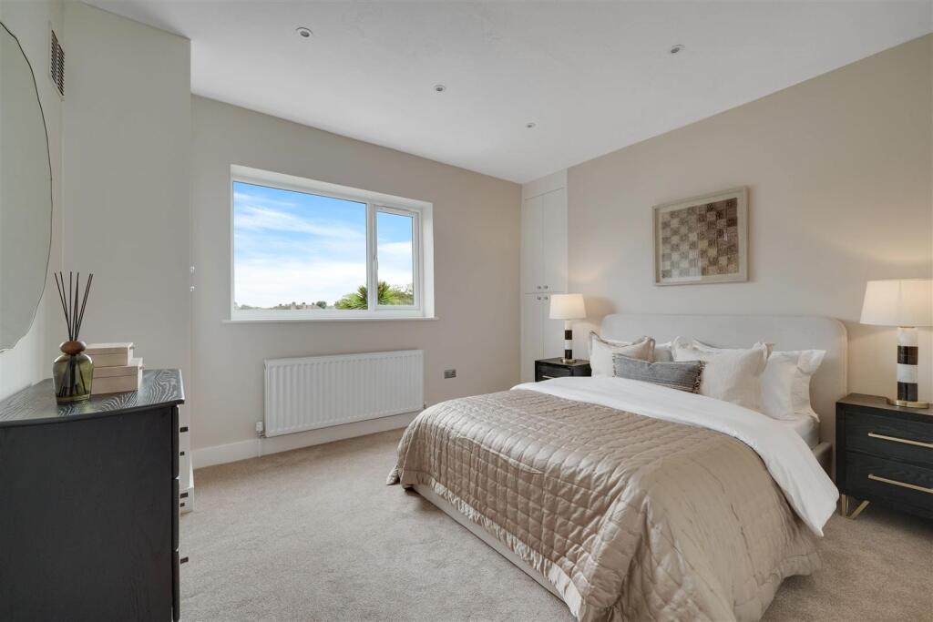 Apartment in Twickenham - View 4