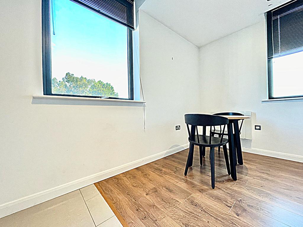 Apartment in Milton Keynes - View 2