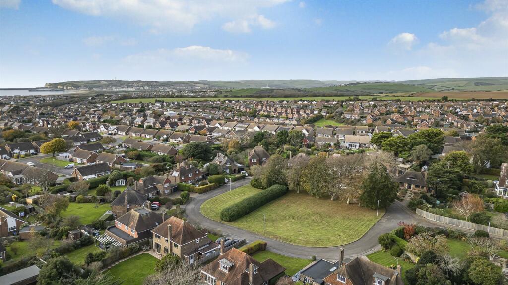Firle Close, Seaford photo 3