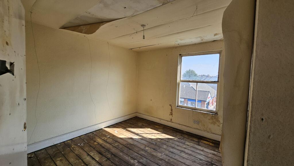 House in Nottingham, Hyson Green - View 5