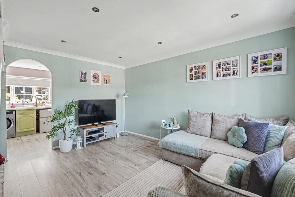 House in Chatham, Medway - View 5