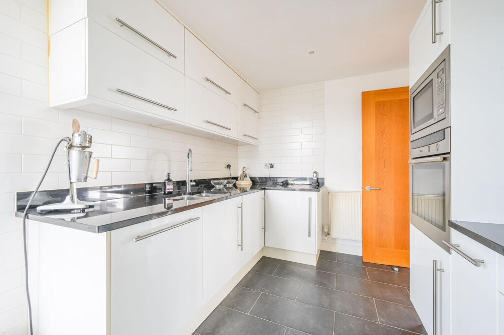 Apartment in London - View 4