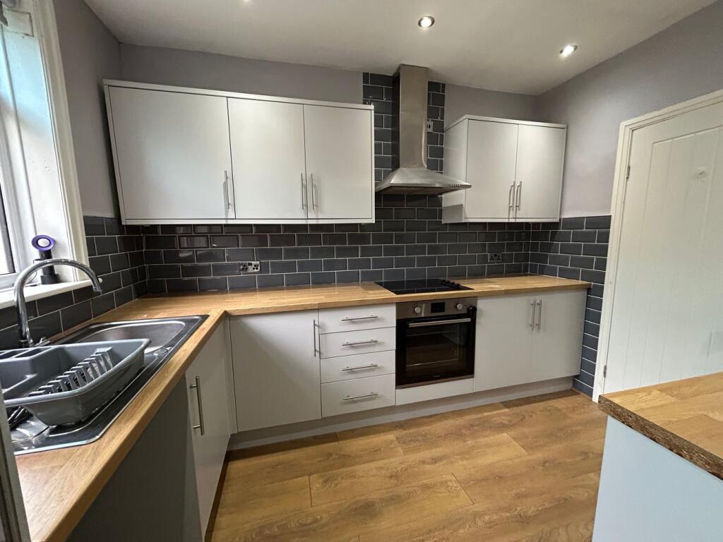 House in Bradford, Keighley - More