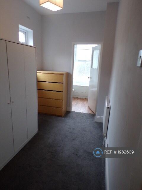 2 bedroom end of terrace house for rent