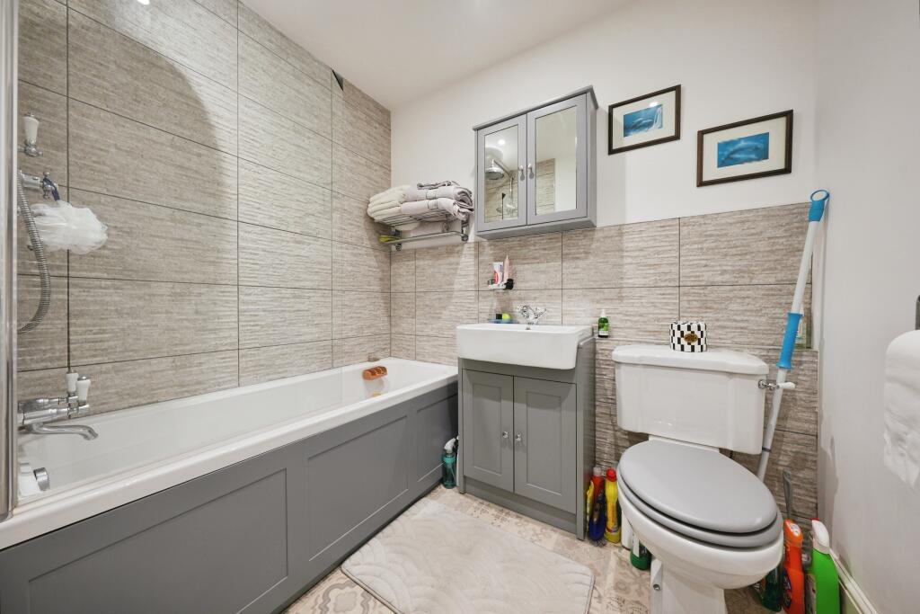 Apartment in Weston-super-Mare, North Somerset - View 6
