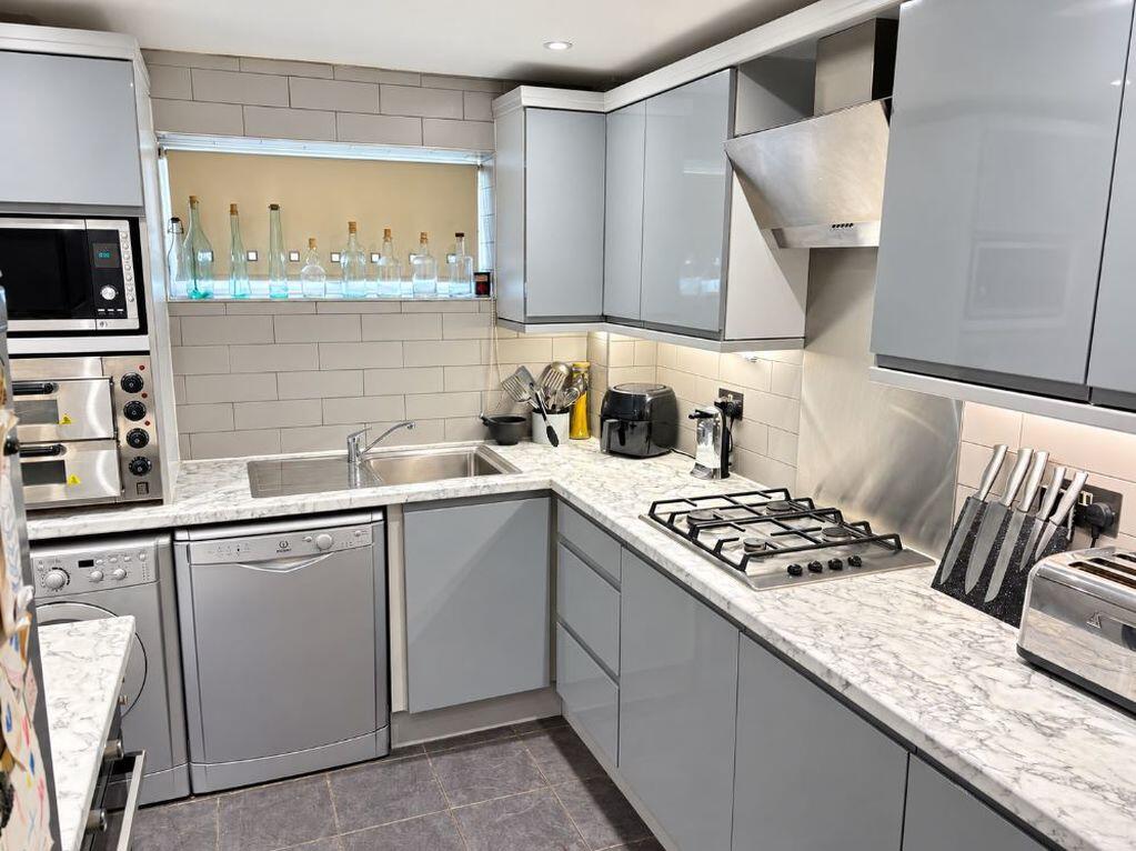 House in Rochford, Great Wakering - View 2