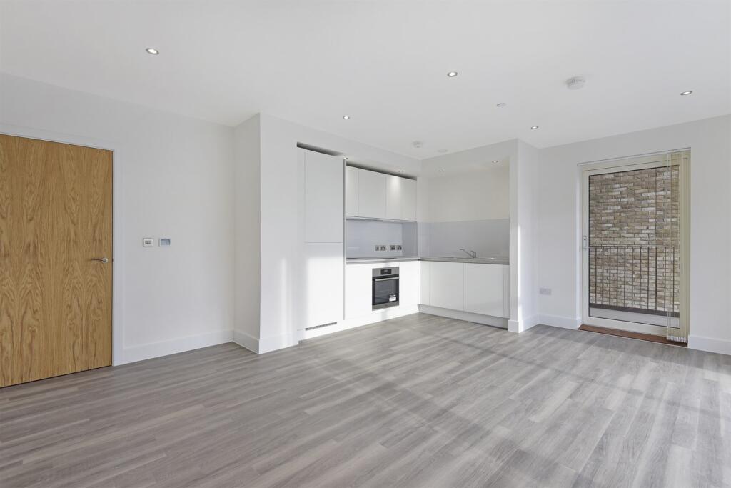 Main image of property: Thames Road, London E16