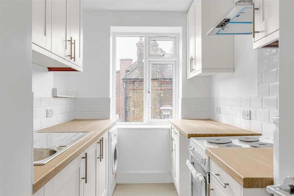 Keswick Road, London photo 3