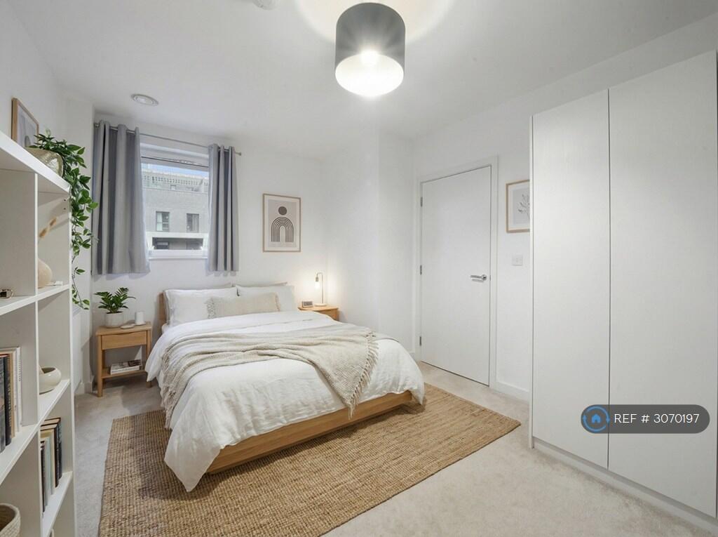 Apartment in London, Upton Gardens, Upton Park - View 3