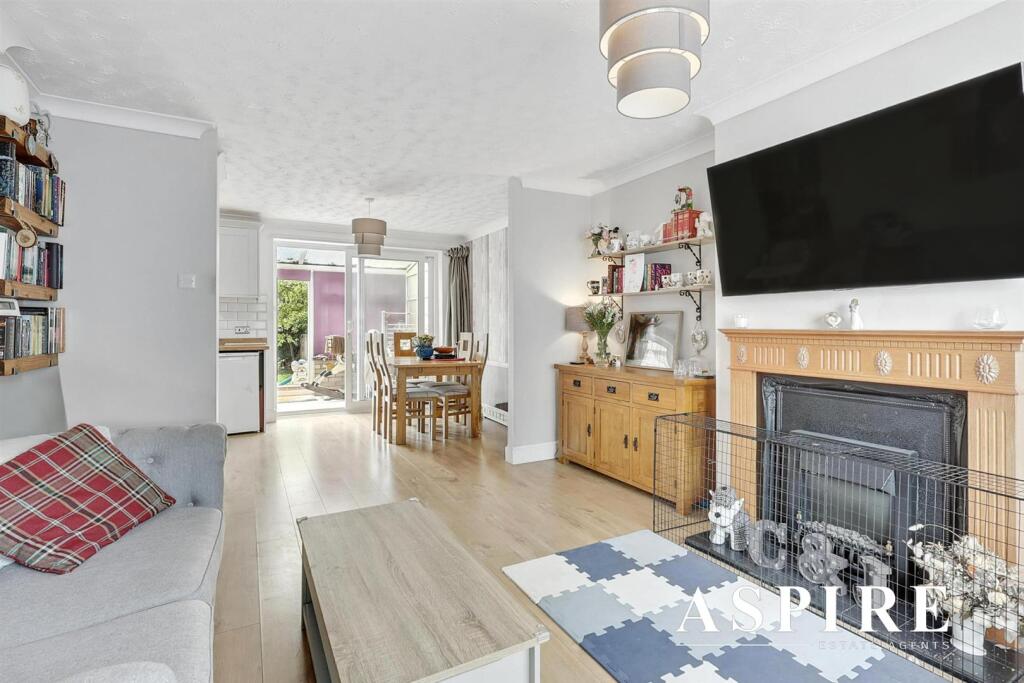 Oakfield Road, Benfleet photo 3