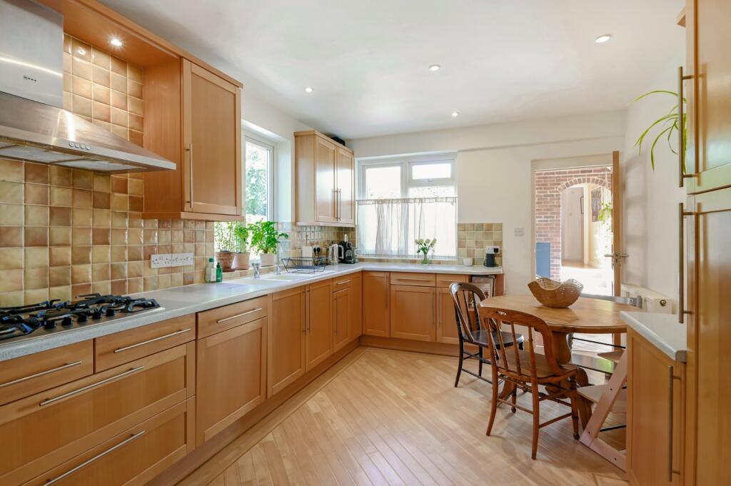 Cherry Garden Lane, Wye, Ashford, Kent, TN25 photo 2