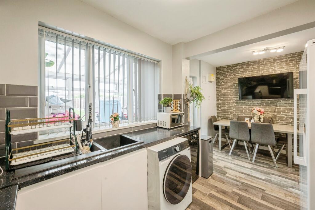 House in Doncaster, Bircotes - View 5