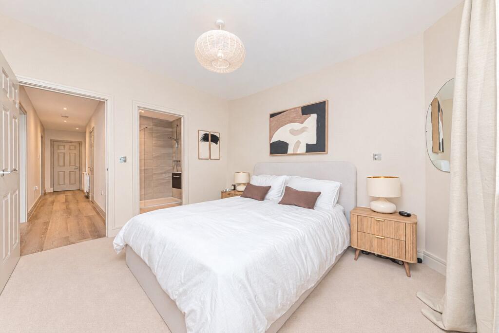 Apartment in Reading, Warfield - More