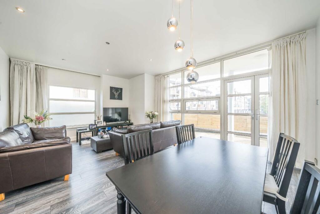 Apartment in Twickenham - View 5