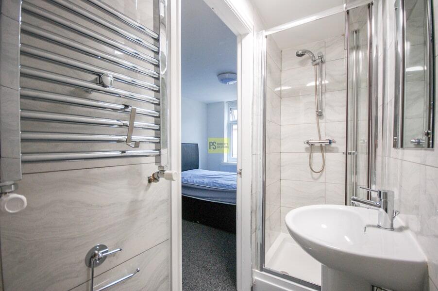 6 bedroom terraced house for rent