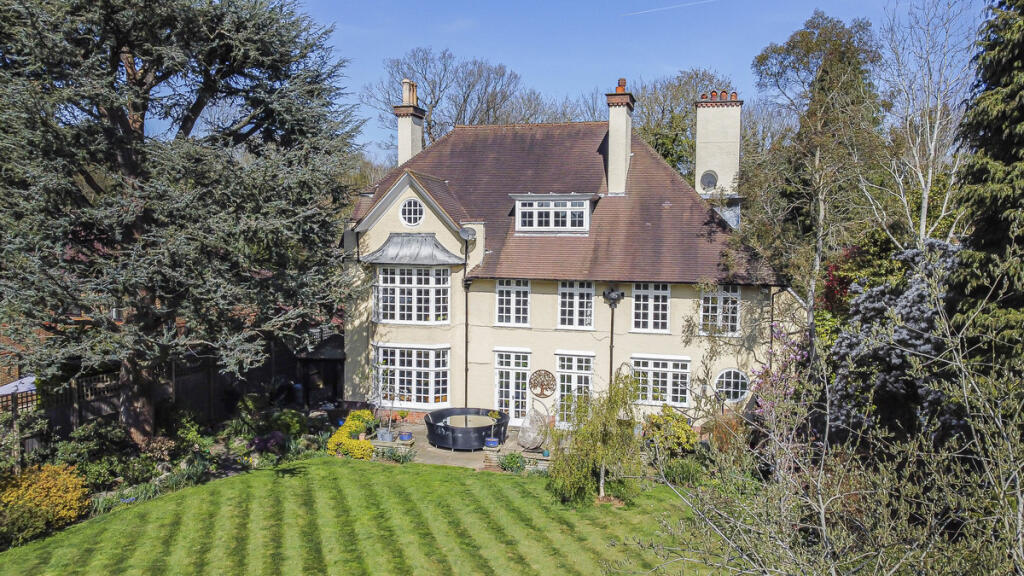 Alcocks Lane, Kingswood, KT20. 6 bedroom detached house for sale