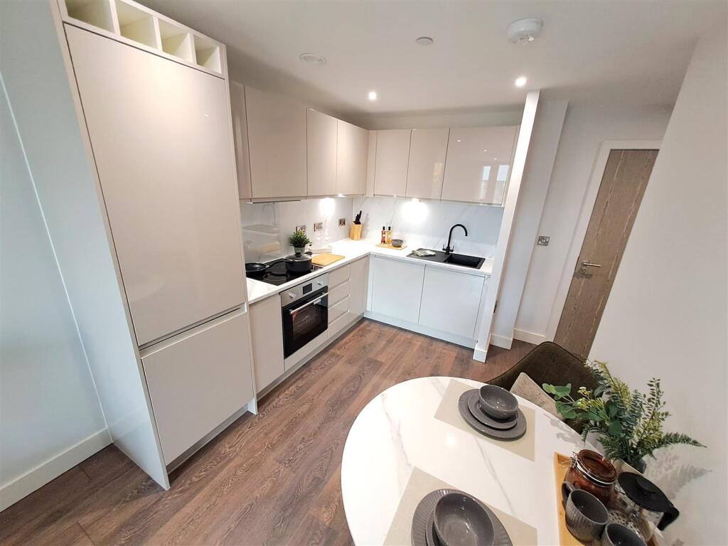 Apartment in Liverpool, Pride Quarter, Vauxhall - View 3