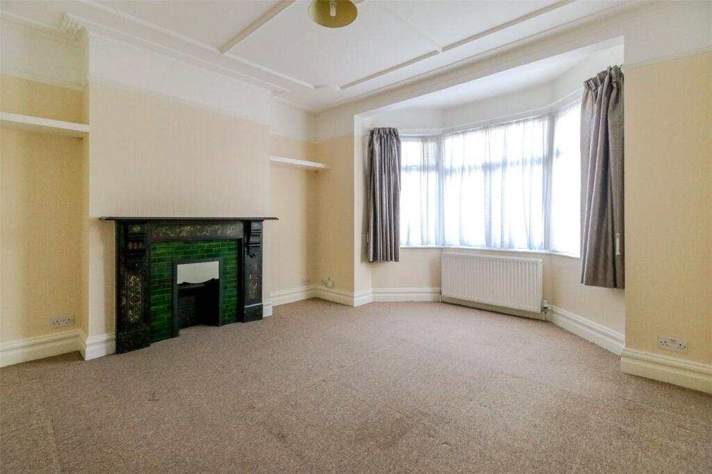 Stonard Road, Palmers Green, N13 photo 2