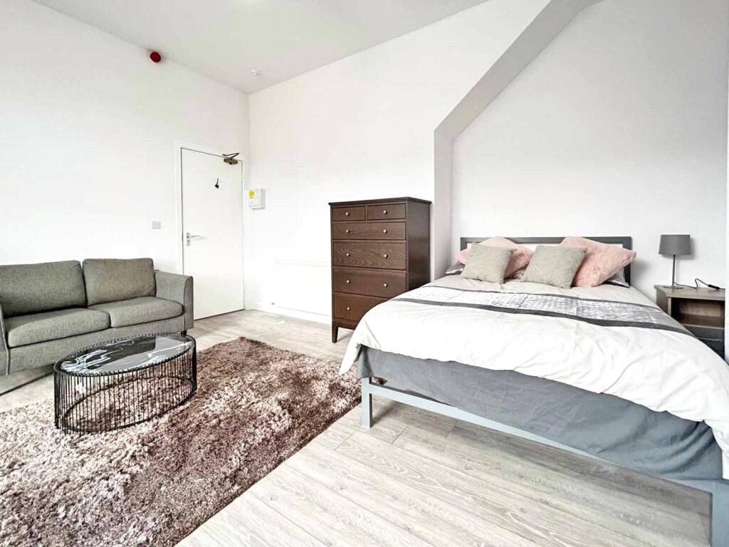 Apartment in Leeds - View 4