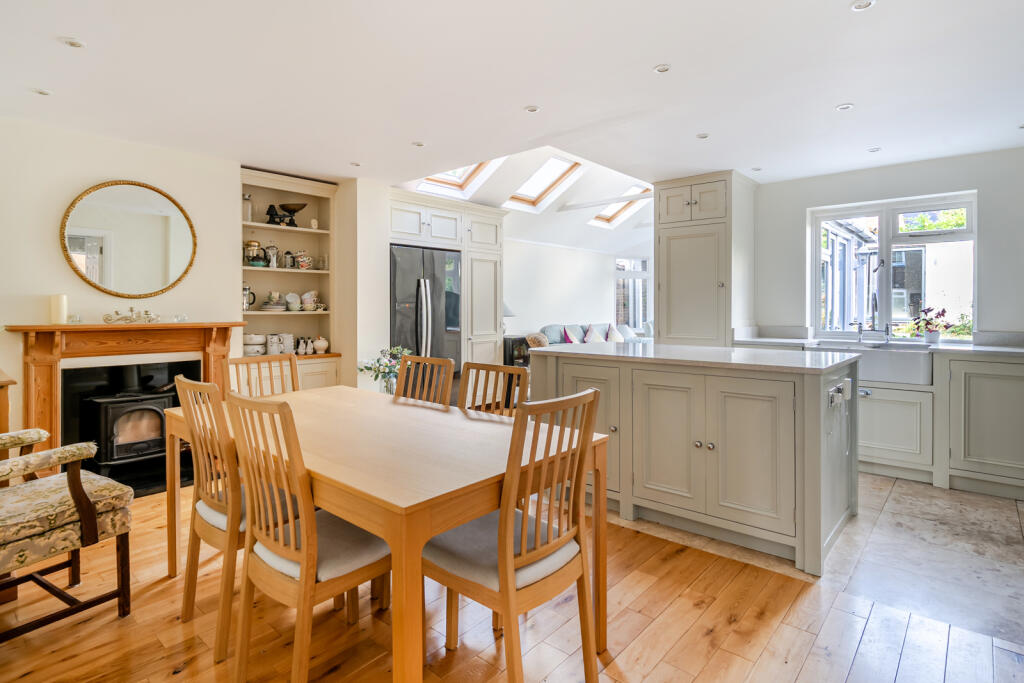 Simmil Road, Claygate, Esher, KT10 photo 4