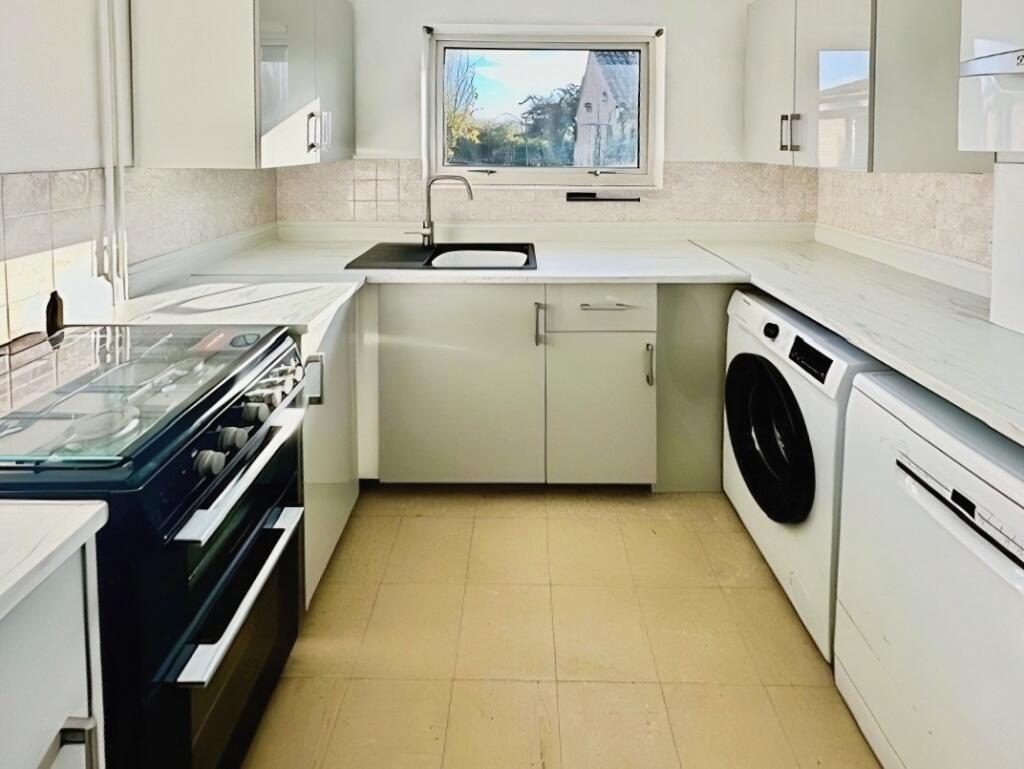 Main image of property: Littell Tweed, Chelmer Village, Chelmsford, CM2 6SH