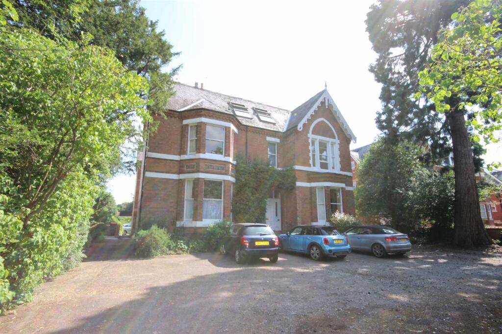 Main image of property: Guys Cliffe Avenue, Leamington Spa