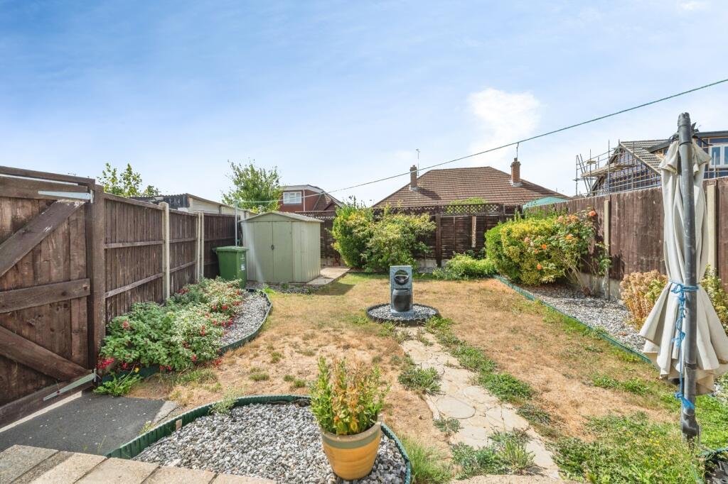 House in Basildon, Great Burstead and South Green - View 4