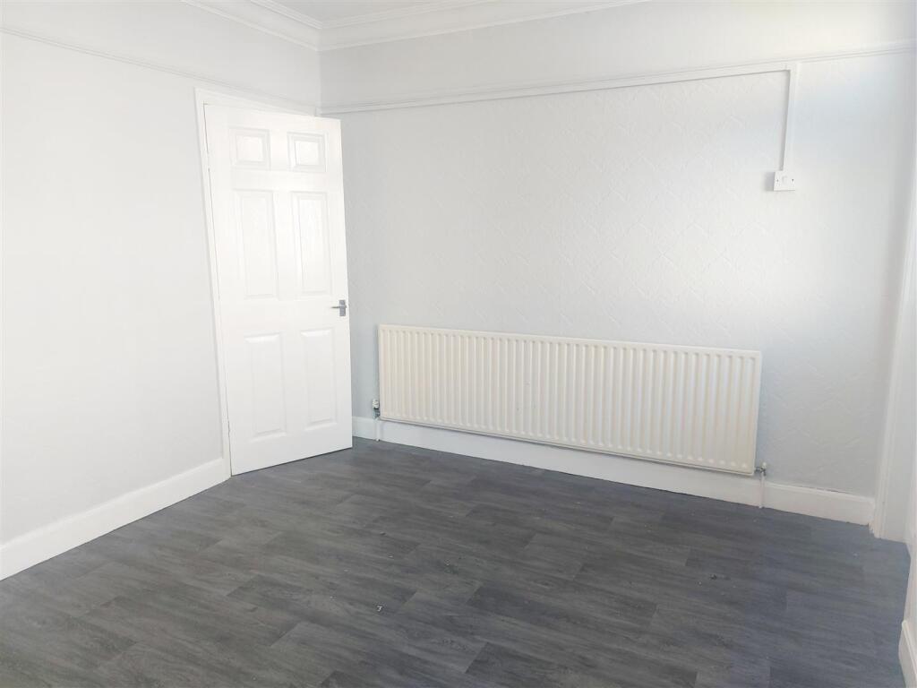House in Nottingham - View 3