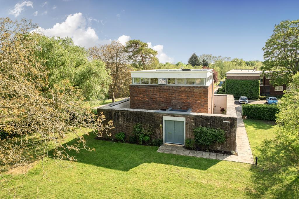 Main image of property: Substation House,  Garden Quarter, Caversfield,  Oxfordshire, OX27