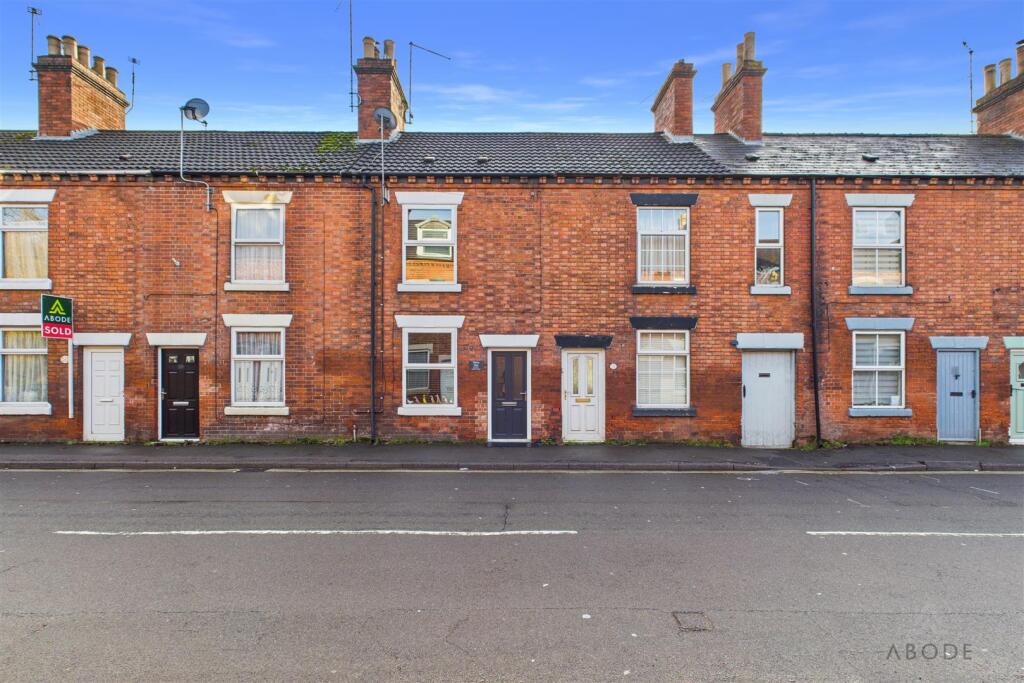 3-bed terraced on Bridge Street, Tutbury, Burton-On-Trent, £170,000