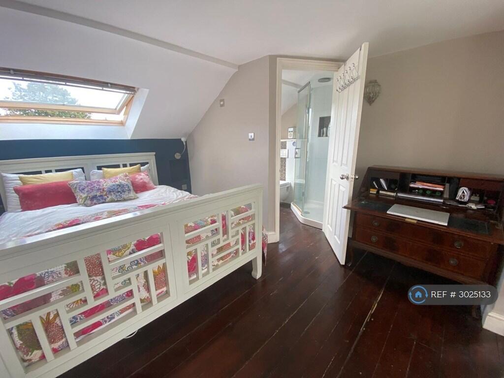 House in London - View 2