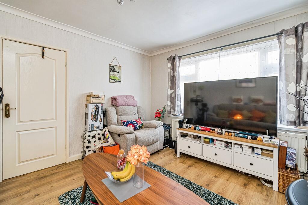 House in Dudley, Yewtree Hill - More