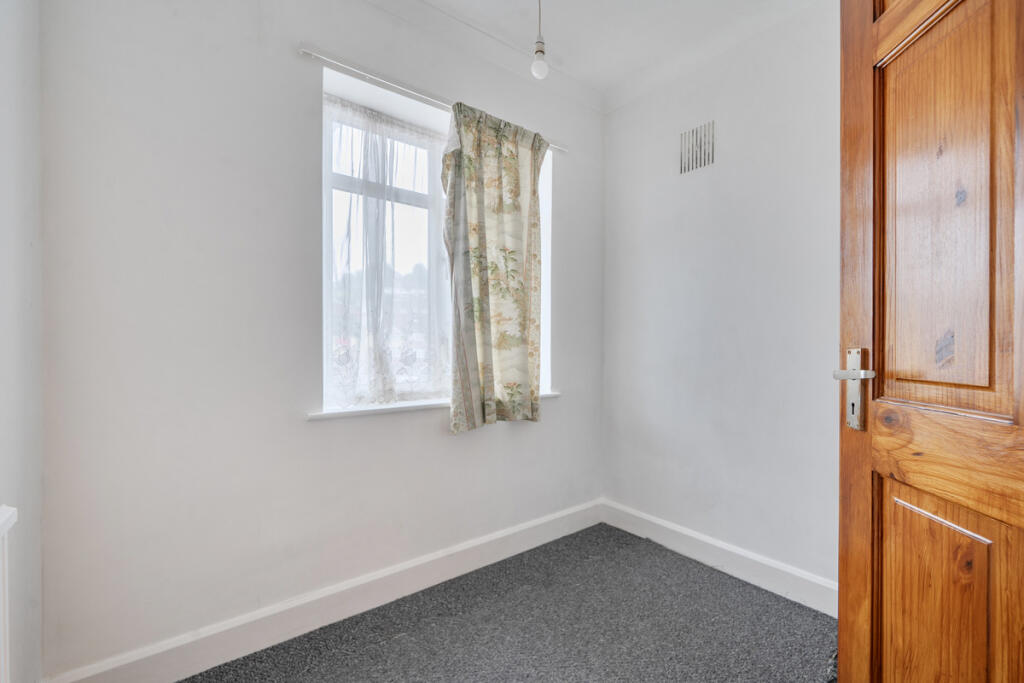 House in Hemel Hempstead - More