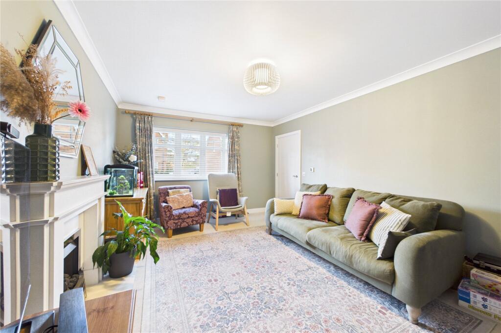 House in Spencers Wood, Ryeish Green, Shinfield - View 2
