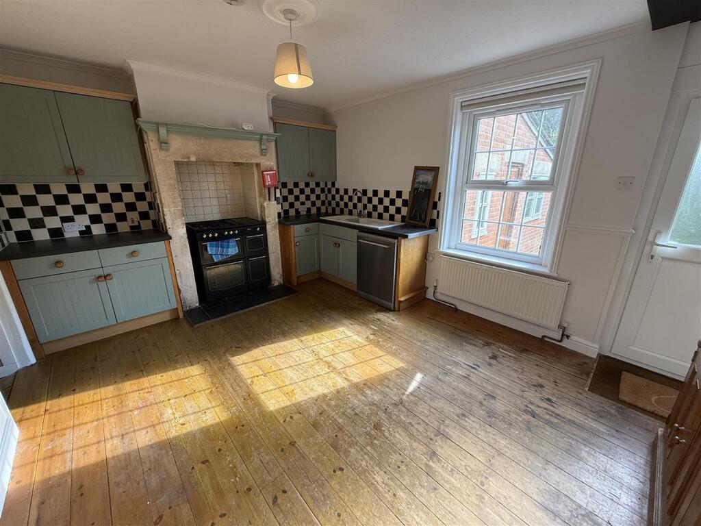 House in Chippenham, Hardenhuish, Sheldon - View 4