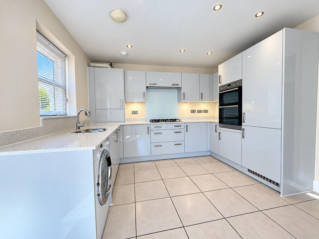 House in Stevenage - View 2