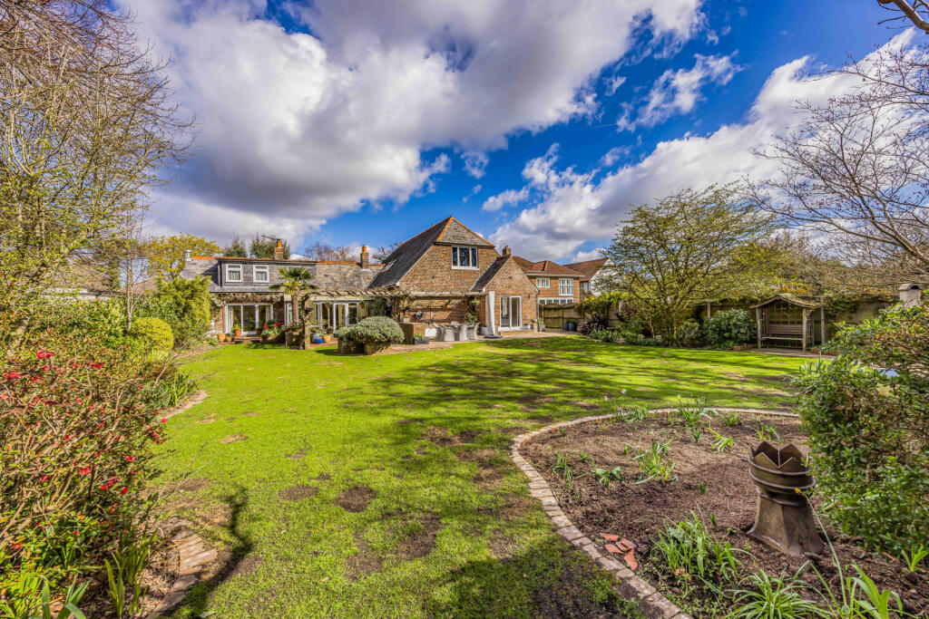 Main image of property: MENGHAM
