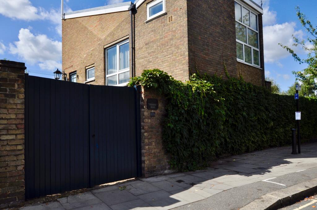 Main image of property: Thames Road, London, W4
