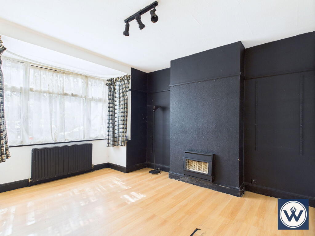 Main image of property: Silverdale Gardens, Hayes, UB3 3LN