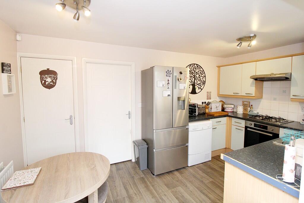 Viaduct Close, Clifton Links , Rugby photo 4
