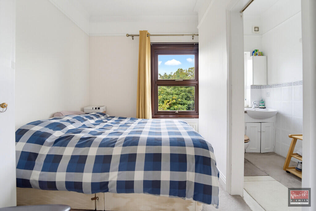 Apartment in Twickenham - View 3