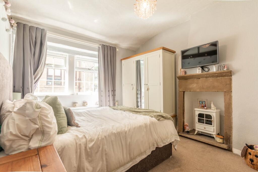 House in Bradford, Wilsden Hill, Wilsden - More